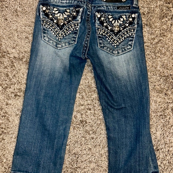 Miss Me Capri Jeans - Picture 2 of 5